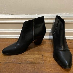 Frye ‘Judith’ zip booties size 8